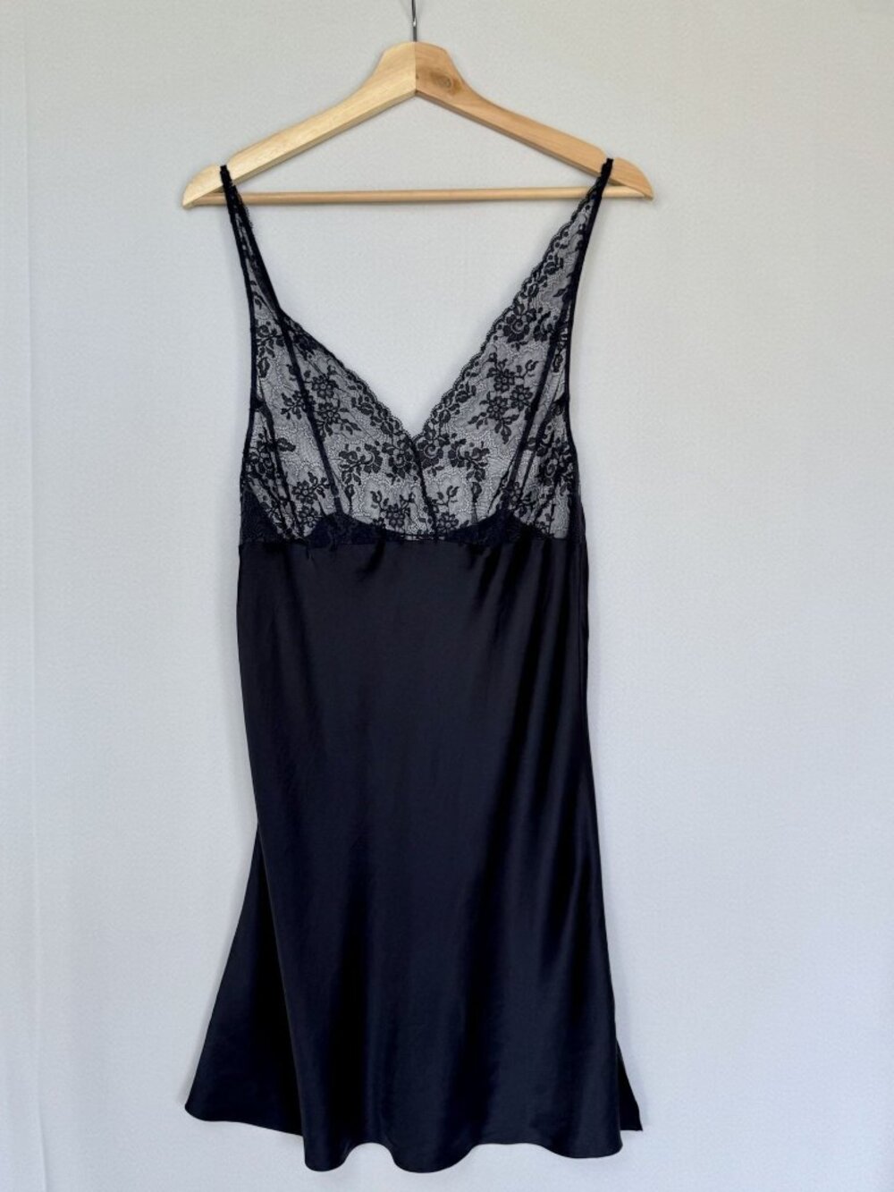 Vintage Y2K Nordstrom Lingerie Black Silk Sheer Chantilly Lace Mini Slip Medium